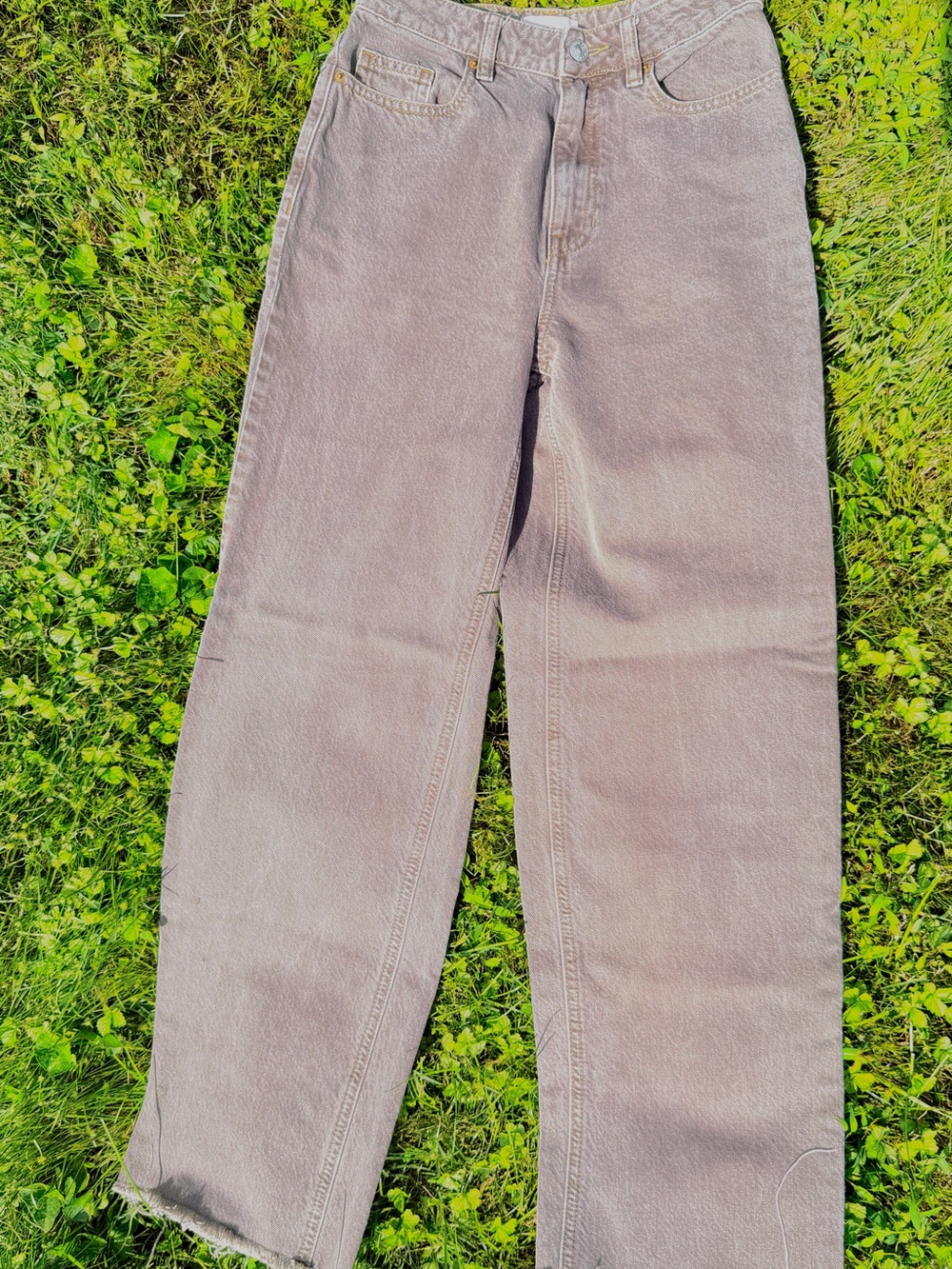 PacSun Women’s Straight Leg Jeans in Pale Taupe